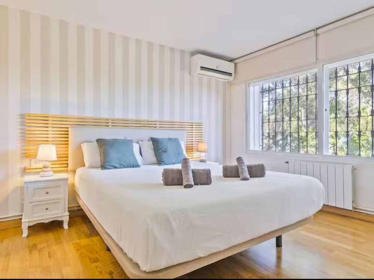 Se vende Villa - Chalet de 6 dormitorios en Costa Del Sol, Málaga, España