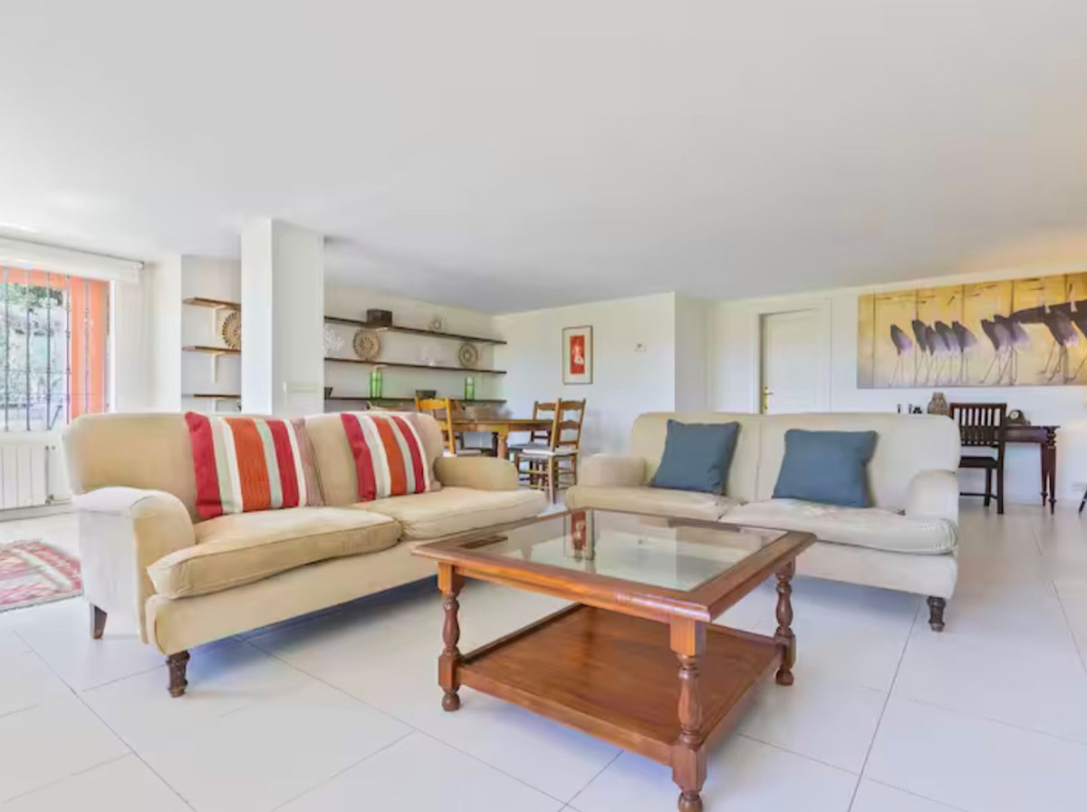 Se vende Villa - Chalet de 6 dormitorios en Costa Del Sol, Málaga, España