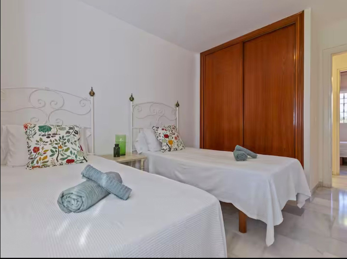 Se vende Villa - Chalet de 6 dormitorios en Costa Del Sol, Málaga, España