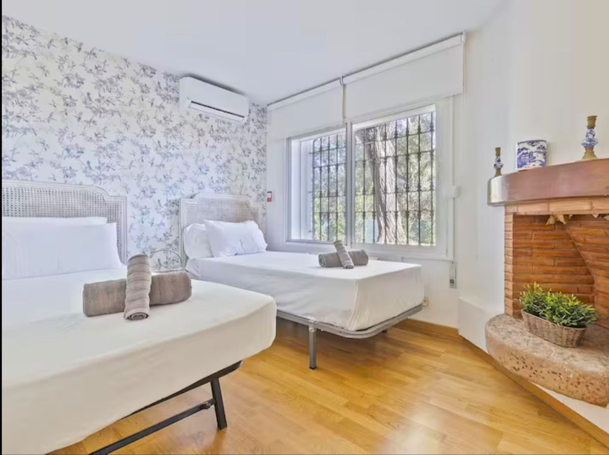 Se vende Villa - Chalet de 6 dormitorios en Costa Del Sol, Málaga, España