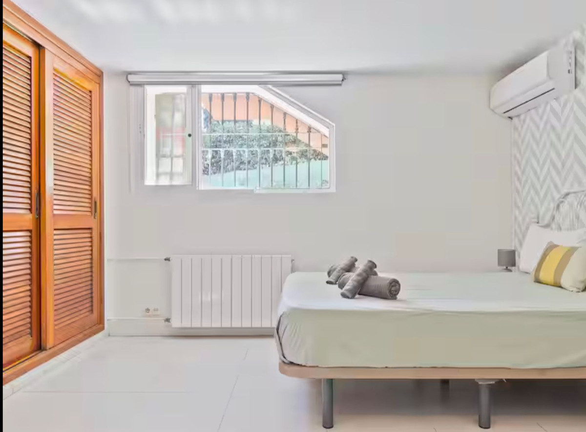 Se vende Villa - Chalet de 6 dormitorios en Costa Del Sol, Málaga, España