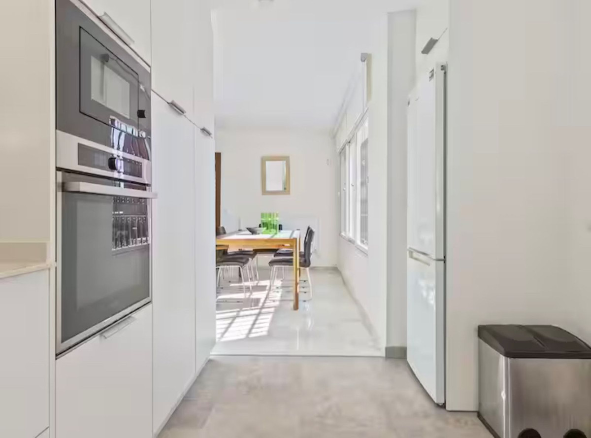 Se vende Villa - Chalet de 6 dormitorios en Costa Del Sol, Málaga, España