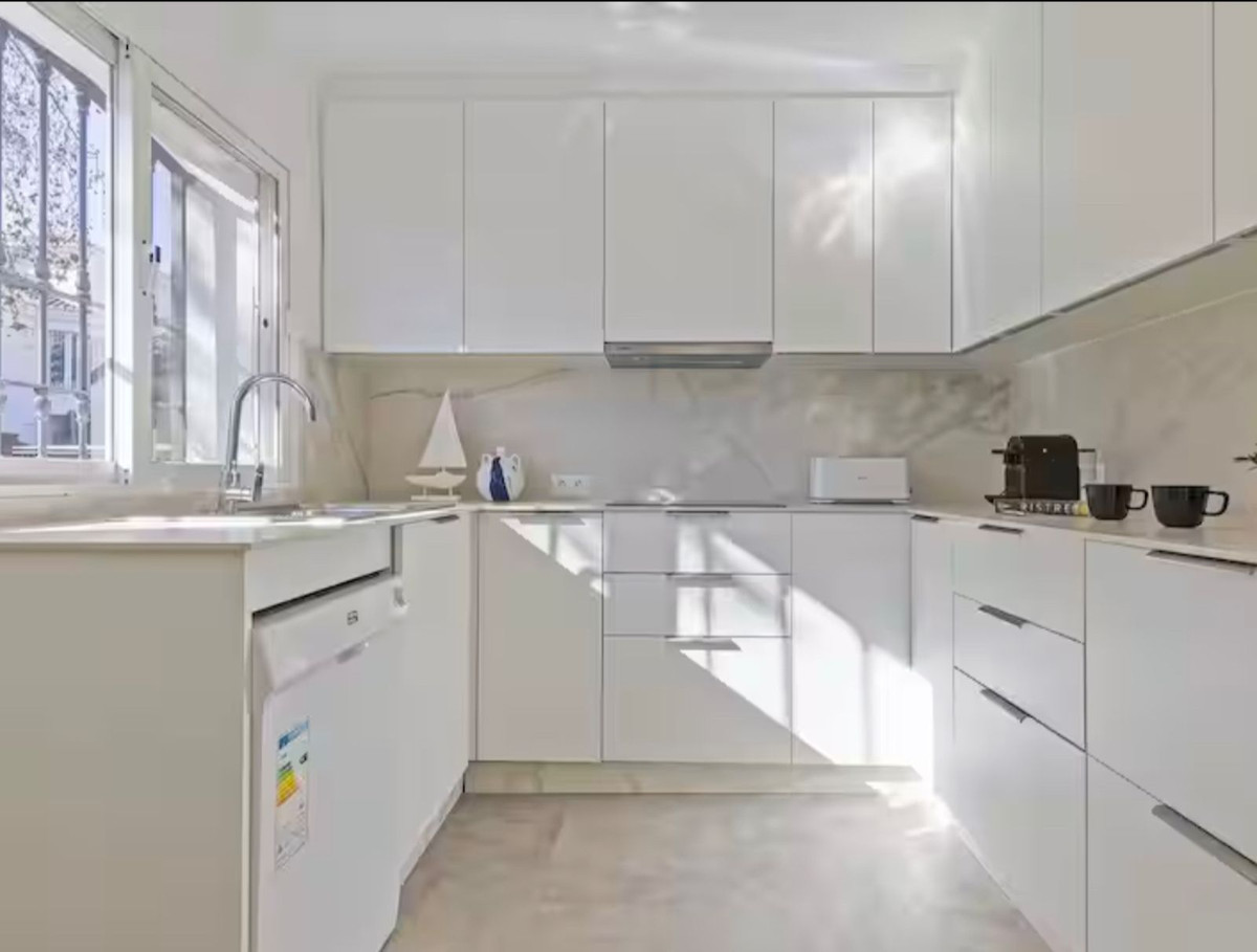 Se vende Villa - Chalet de 6 dormitorios en Costa Del Sol, Málaga, España