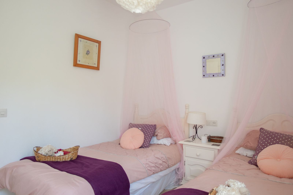Se vende Villa - Chalet de 3 dormitorios en Costa Del Sol, Málaga, España