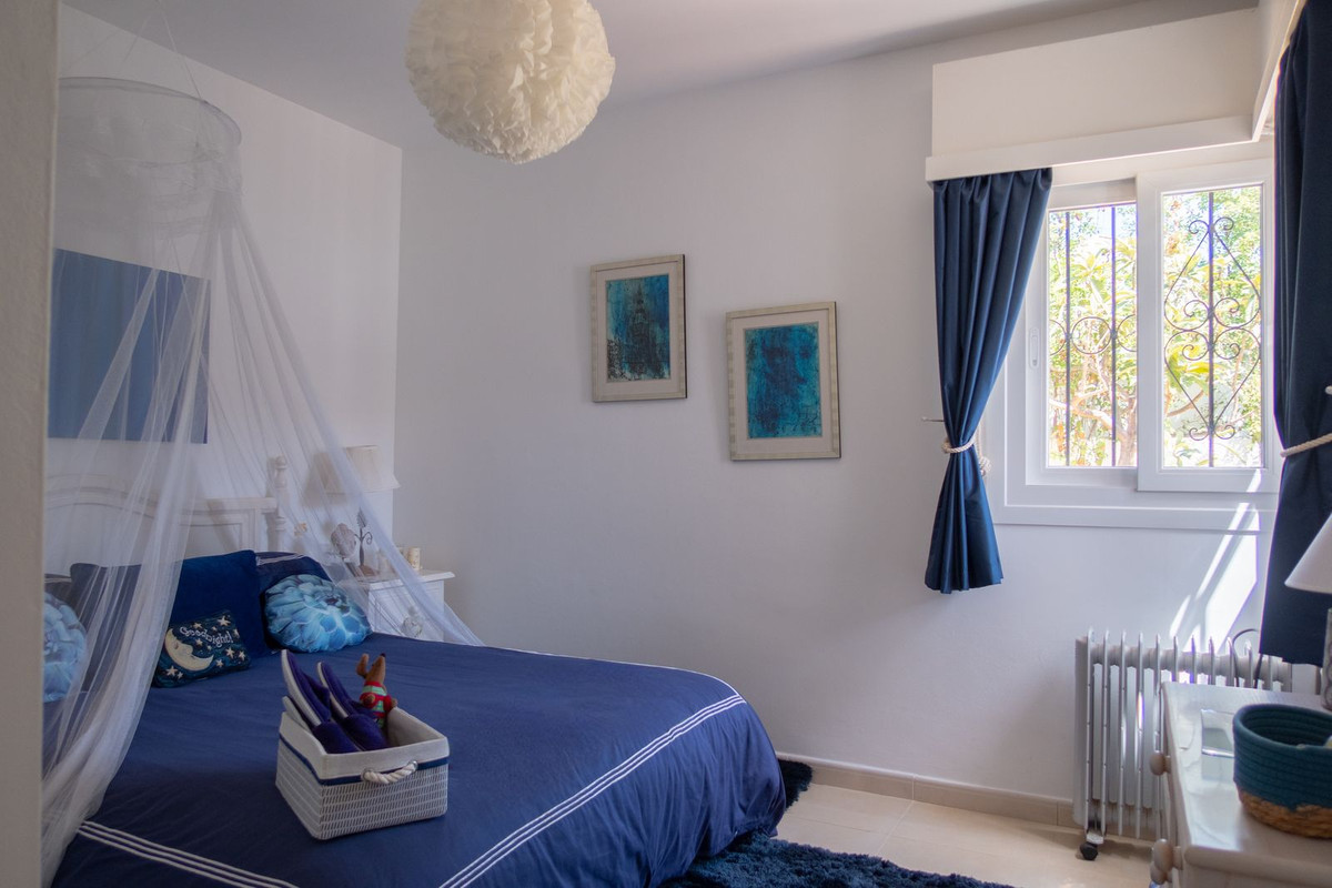 Se vende Villa - Chalet de 3 dormitorios en Costa Del Sol, Málaga, España