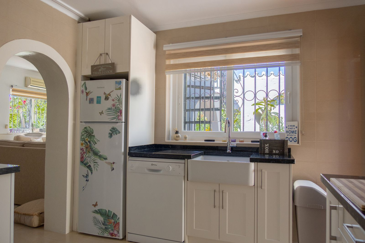 Se vende Villa - Chalet de 3 dormitorios en Costa Del Sol, Málaga, España