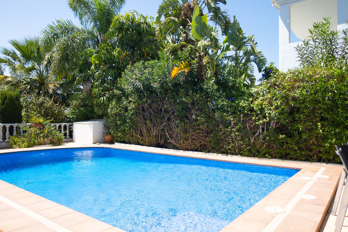 Se vende Villa - Chalet de 3 dormitorios en Costa Del Sol, Málaga, España