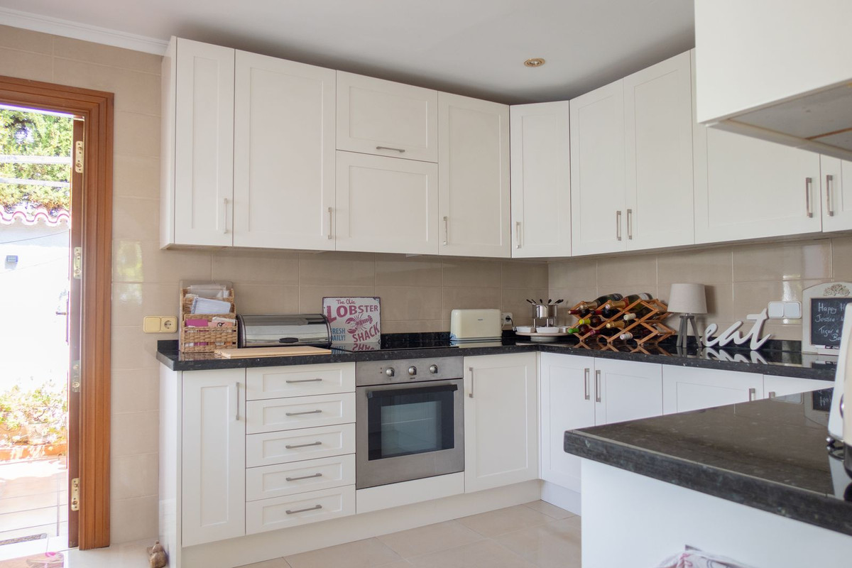 Se vende Villa - Chalet de 3 dormitorios en Costa Del Sol, Málaga, España