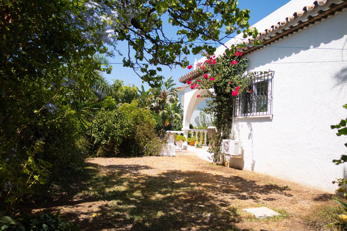 Se vende Villa - Chalet de 3 dormitorios en Costa Del Sol, Málaga, España