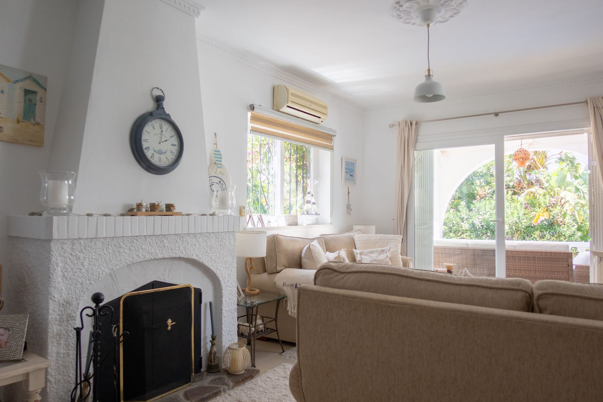 Se vende Villa - Chalet de 3 dormitorios en Costa Del Sol, Málaga, España
