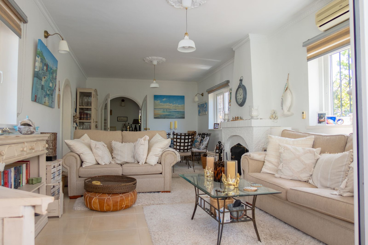 Se vende Villa - Chalet de 3 dormitorios en Costa Del Sol, Málaga, España