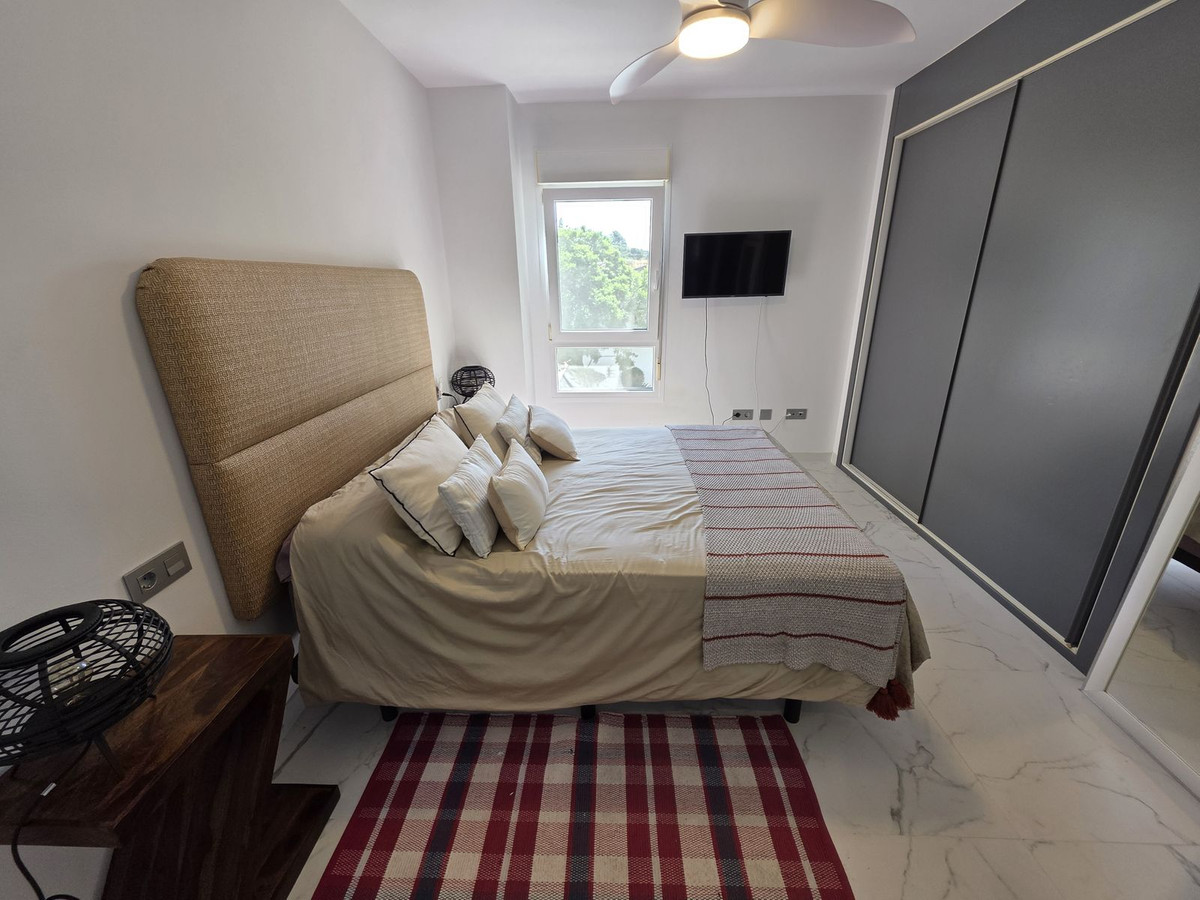 Se vende Apartamento Planta Media de 3 dormitorios en Costa Del Sol, Málaga, España