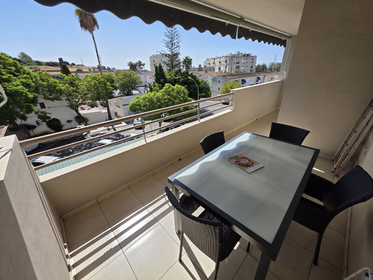 Se vende Apartamento Planta Media de 3 dormitorios en Costa Del Sol, Málaga, España