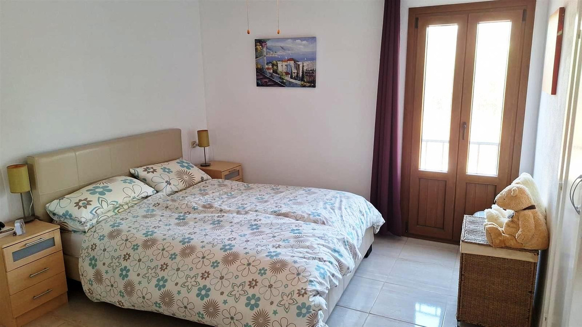 Se vende Apartamento Planta Media de 3 dormitorios en Costa Del Sol, Málaga, España