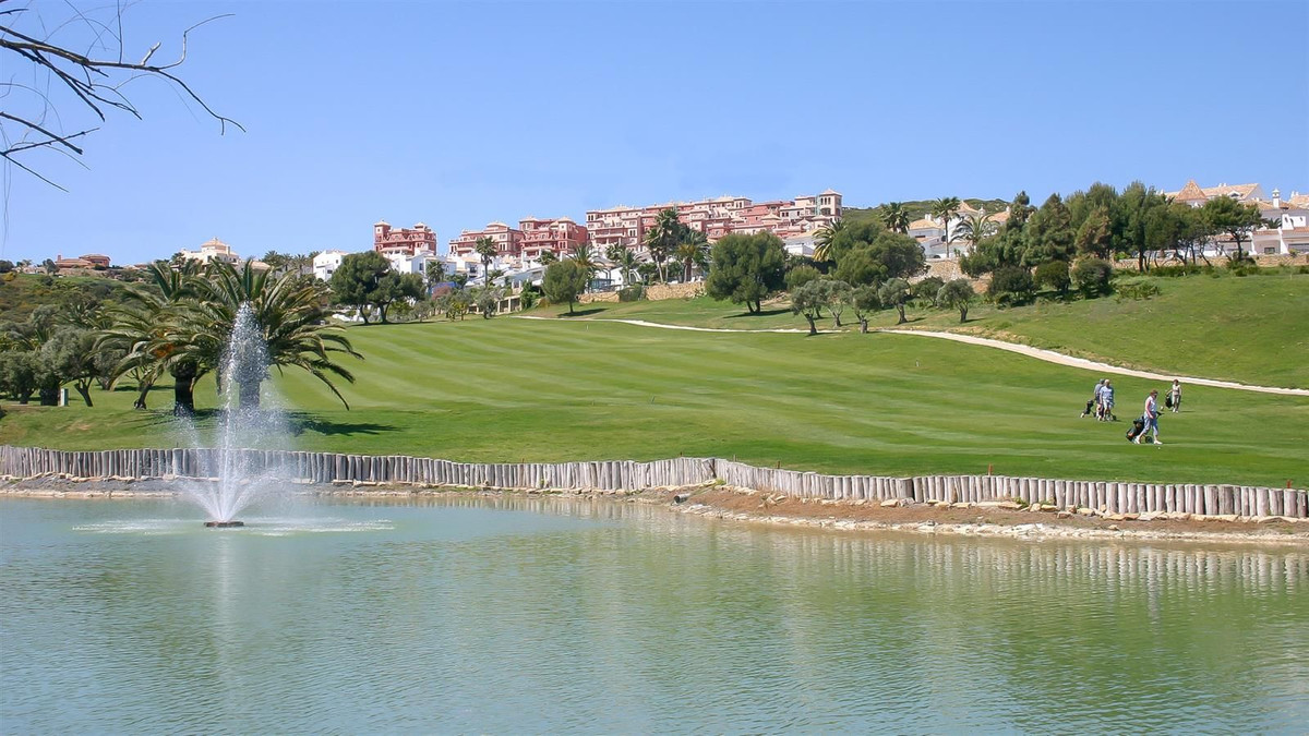 Se vende Apartamento Planta Media de 3 dormitorios en Costa Del Sol, Málaga, España