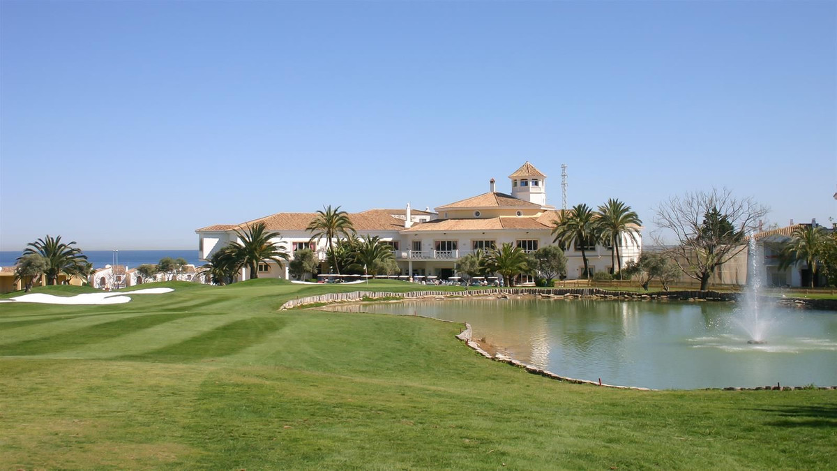 Se vende Apartamento Planta Media de 3 dormitorios en Costa Del Sol, Málaga, España
