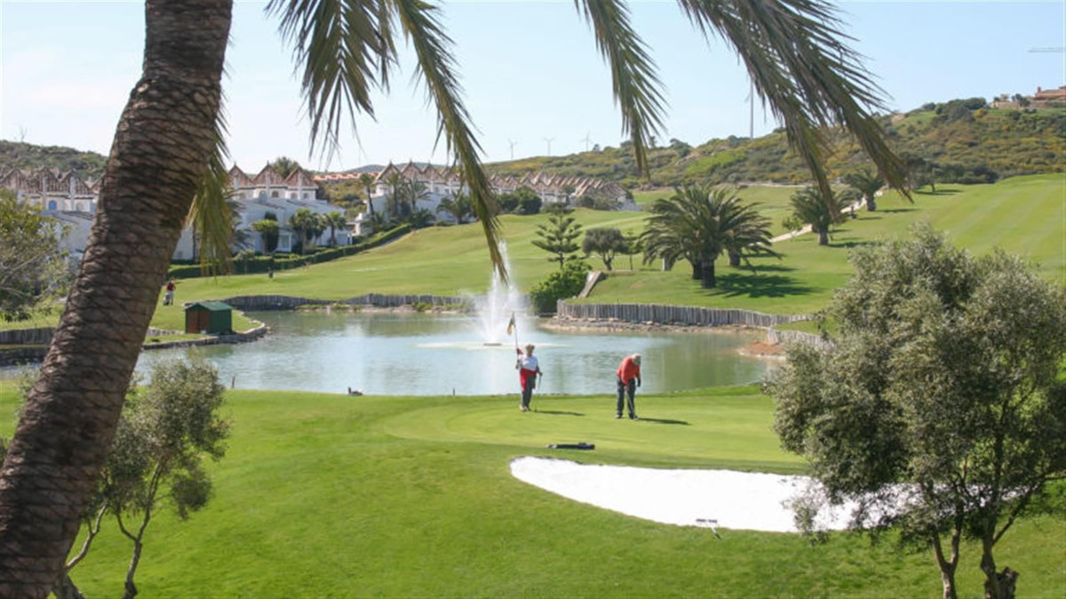 Se vende Apartamento Planta Media de 3 dormitorios en Costa Del Sol, Málaga, España