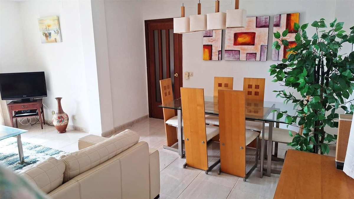 Se vende Apartamento Planta Media de 3 dormitorios en Costa Del Sol, Málaga, España