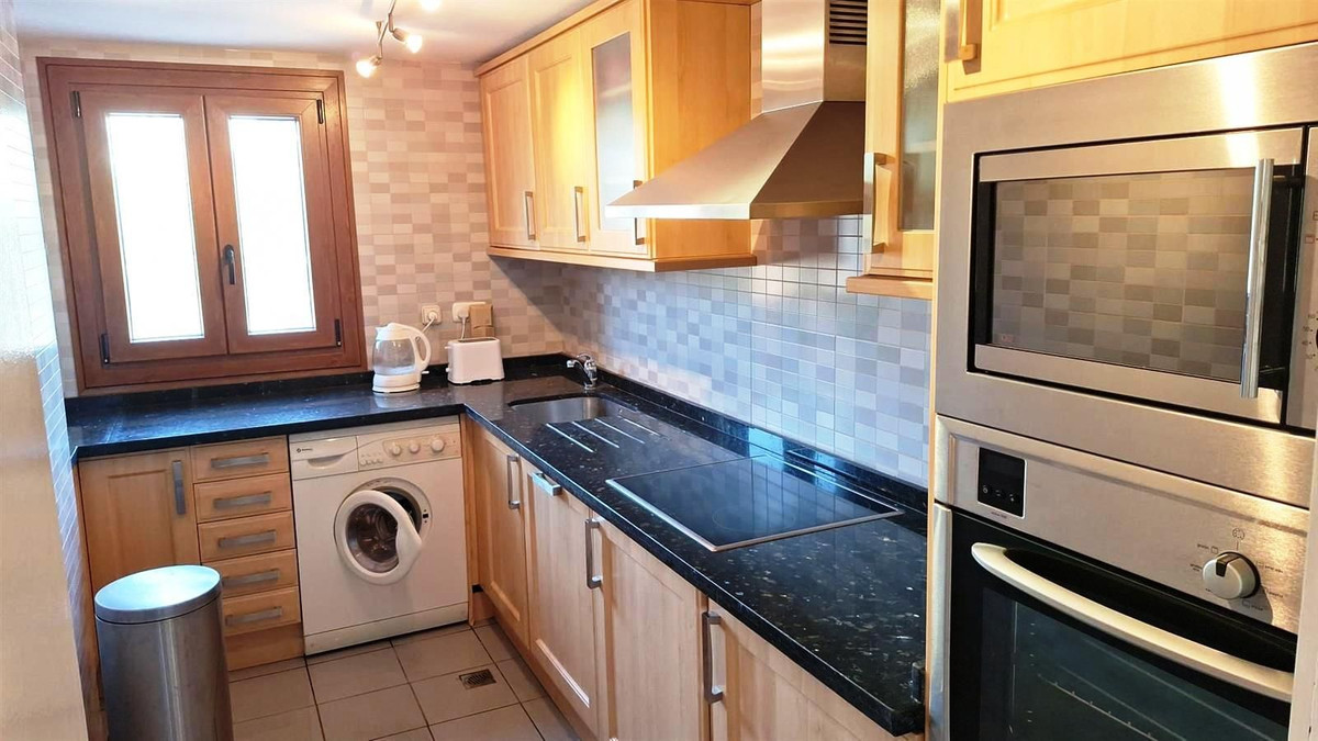Se vende Apartamento Planta Media de 3 dormitorios en Costa Del Sol, Málaga, España