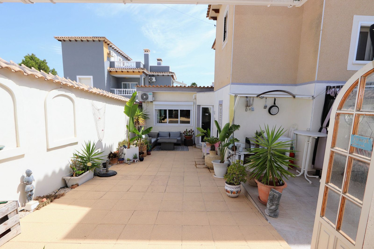 3 Bed Townhouse for sale in Villamartin Costa Blanca, Alicante, Spain