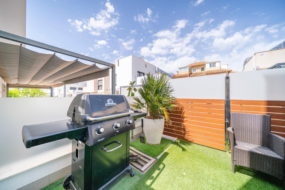 Se vende Villa - Chalet de 5 dormitorios en Costa Blanca, Alicante, España