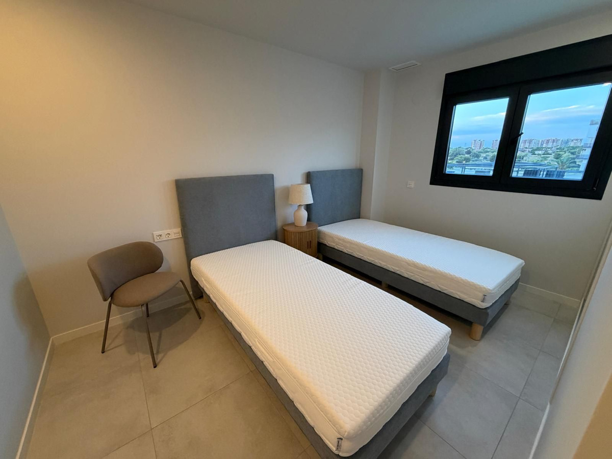 Se vende Apartamento Planta Media de 3 dormitorios en Costa Blanca, Alicante, España