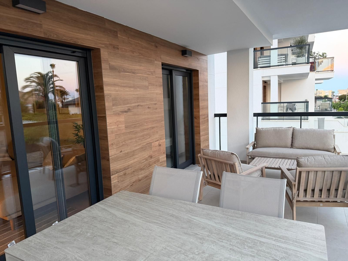 Se vende Apartamento Planta Media de 3 dormitorios en Costa Blanca, Alicante, España