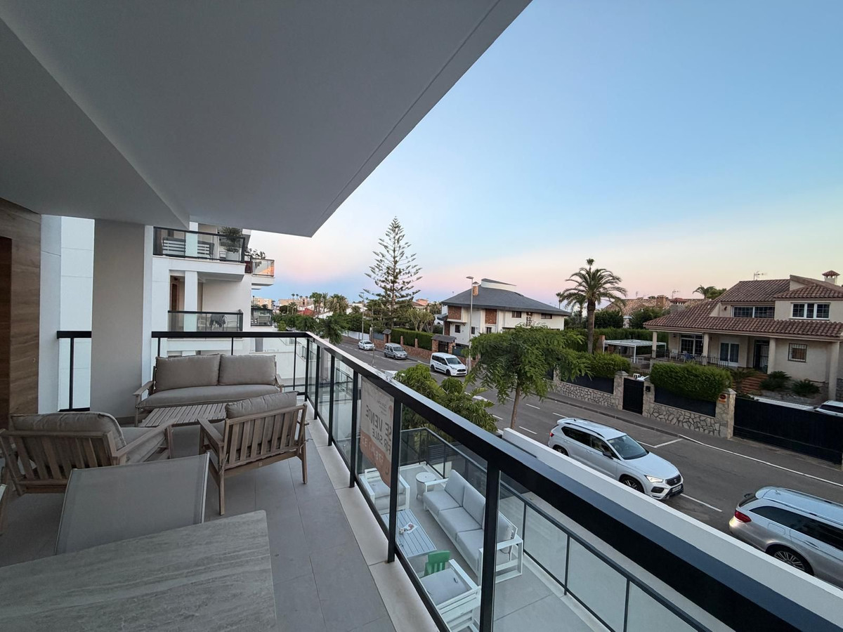Se vende Apartamento Planta Media de 3 dormitorios en Costa Blanca, Alicante, España