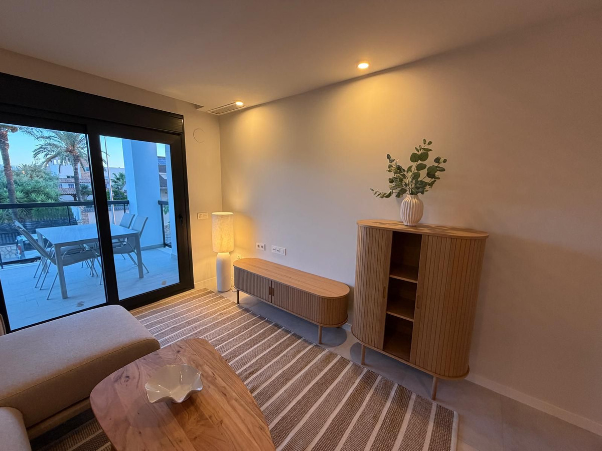 Se vende Apartamento Planta Media de 3 dormitorios en Costa Blanca, Alicante, España