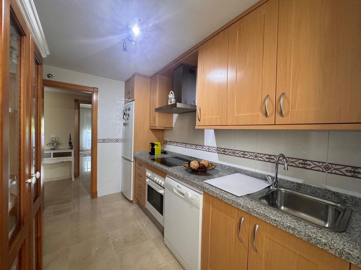 2 Bed Apartment for sale in La Duquesa Costa Del Sol, Málaga, Spain