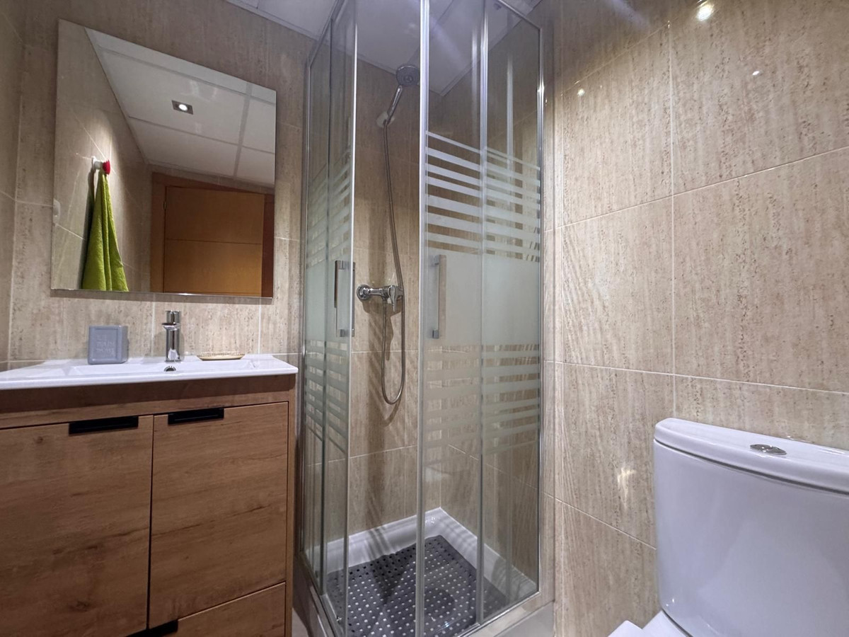 2 Bed Apartment for sale in La Duquesa Costa Del Sol, Málaga, Spain