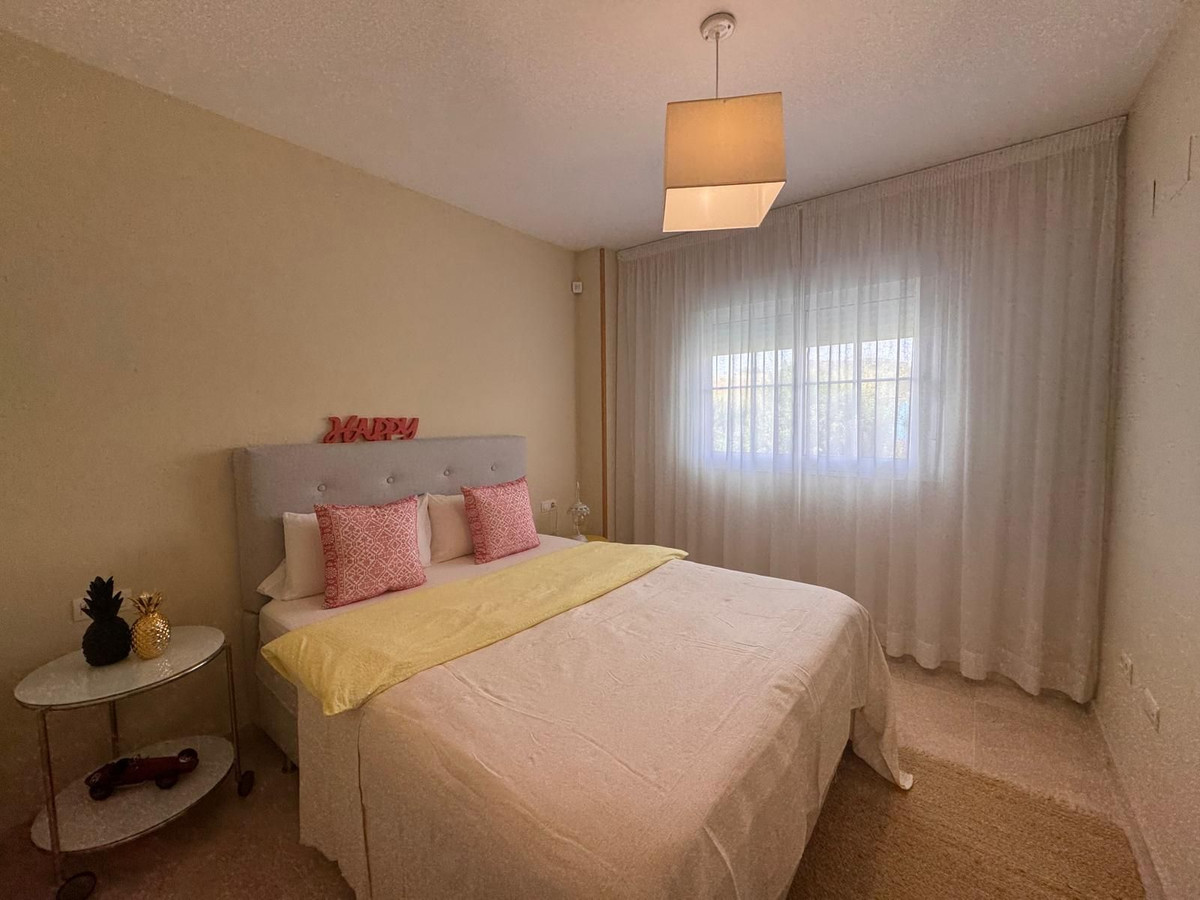 2 Bed Apartment for sale in La Duquesa Costa Del Sol, Málaga, Spain