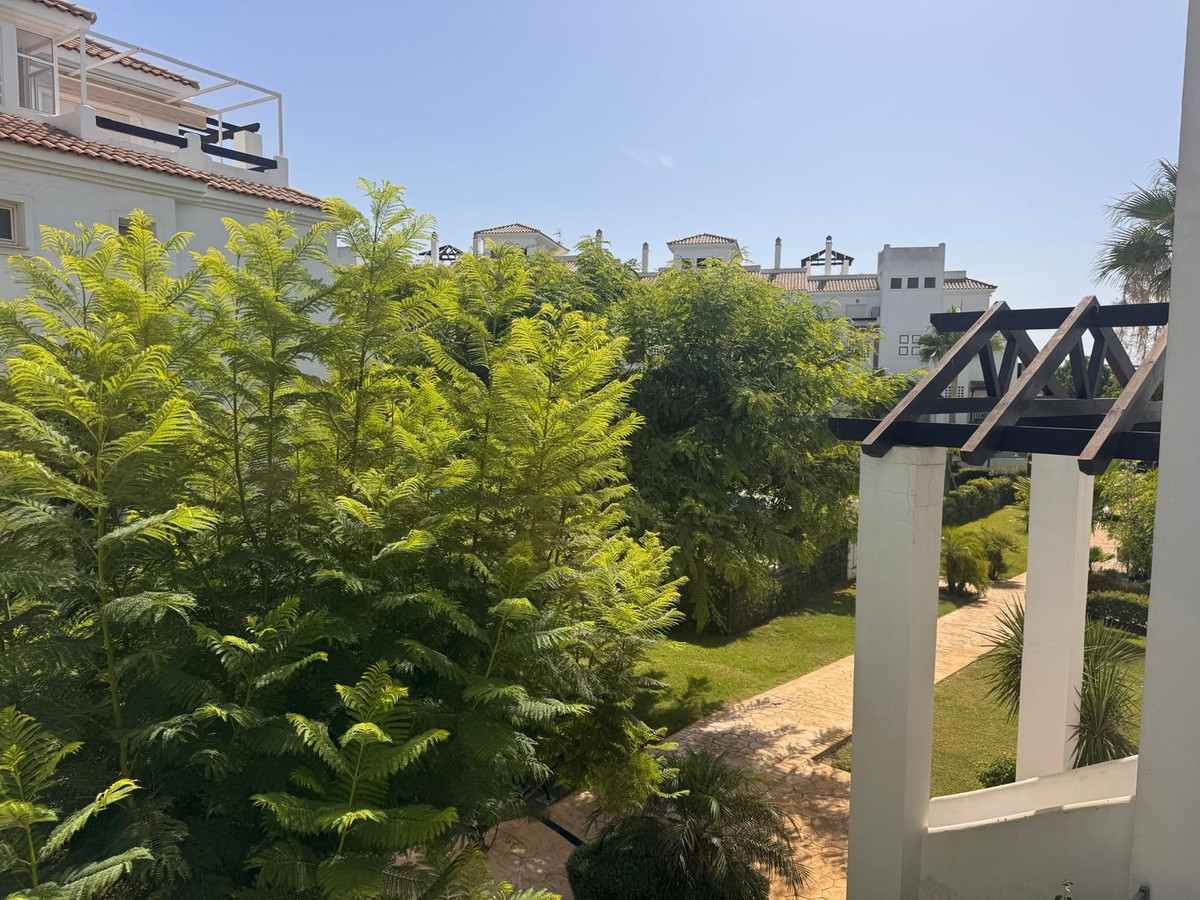 2 Bed Apartment for sale in La Duquesa Costa Del Sol, Málaga, Spain