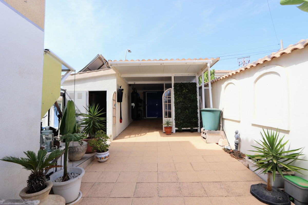 3 Bed Townhouse for sale in El Galan Costa Blanca, Alicante, Spain