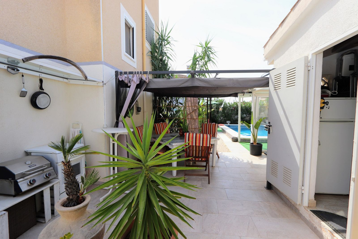 3 Bed Townhouse for sale in El Galan Costa Blanca, Alicante, Spain