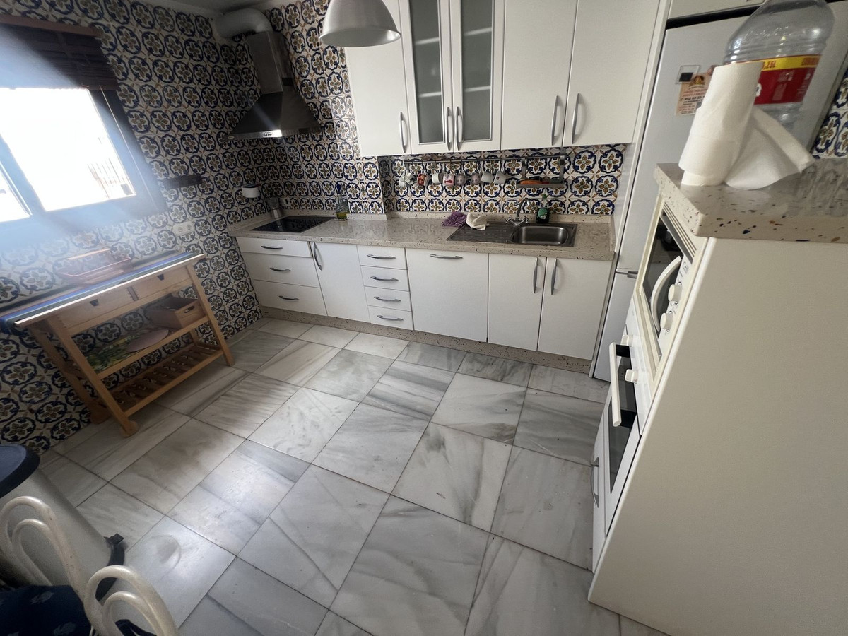 4 Bed Townhouse for sale in Estepona Costa Del Sol, Málaga, Spain