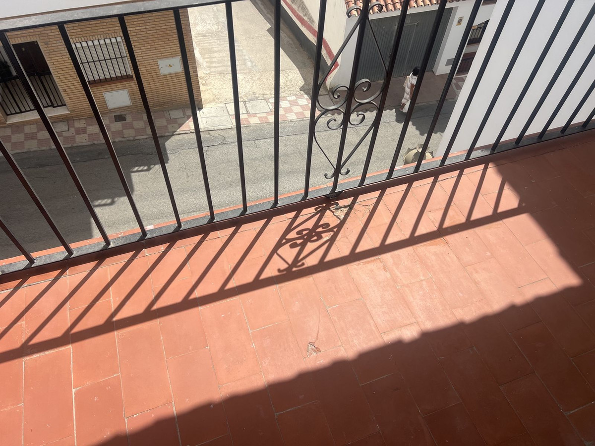 4 Bed Townhouse for sale in Estepona Costa Del Sol, Málaga, Spain