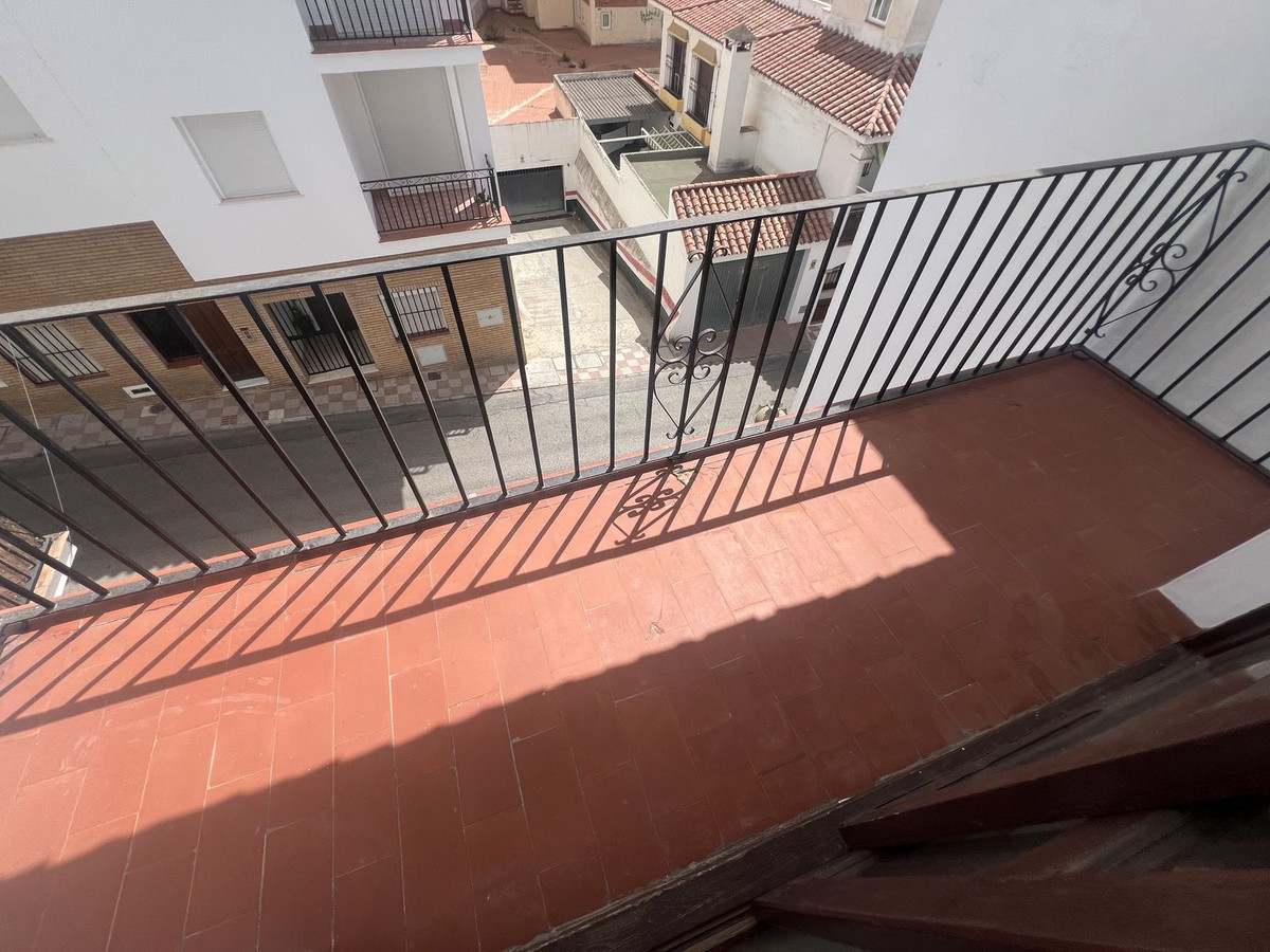 4 Bed Townhouse for sale in Estepona Costa Del Sol, Málaga, Spain