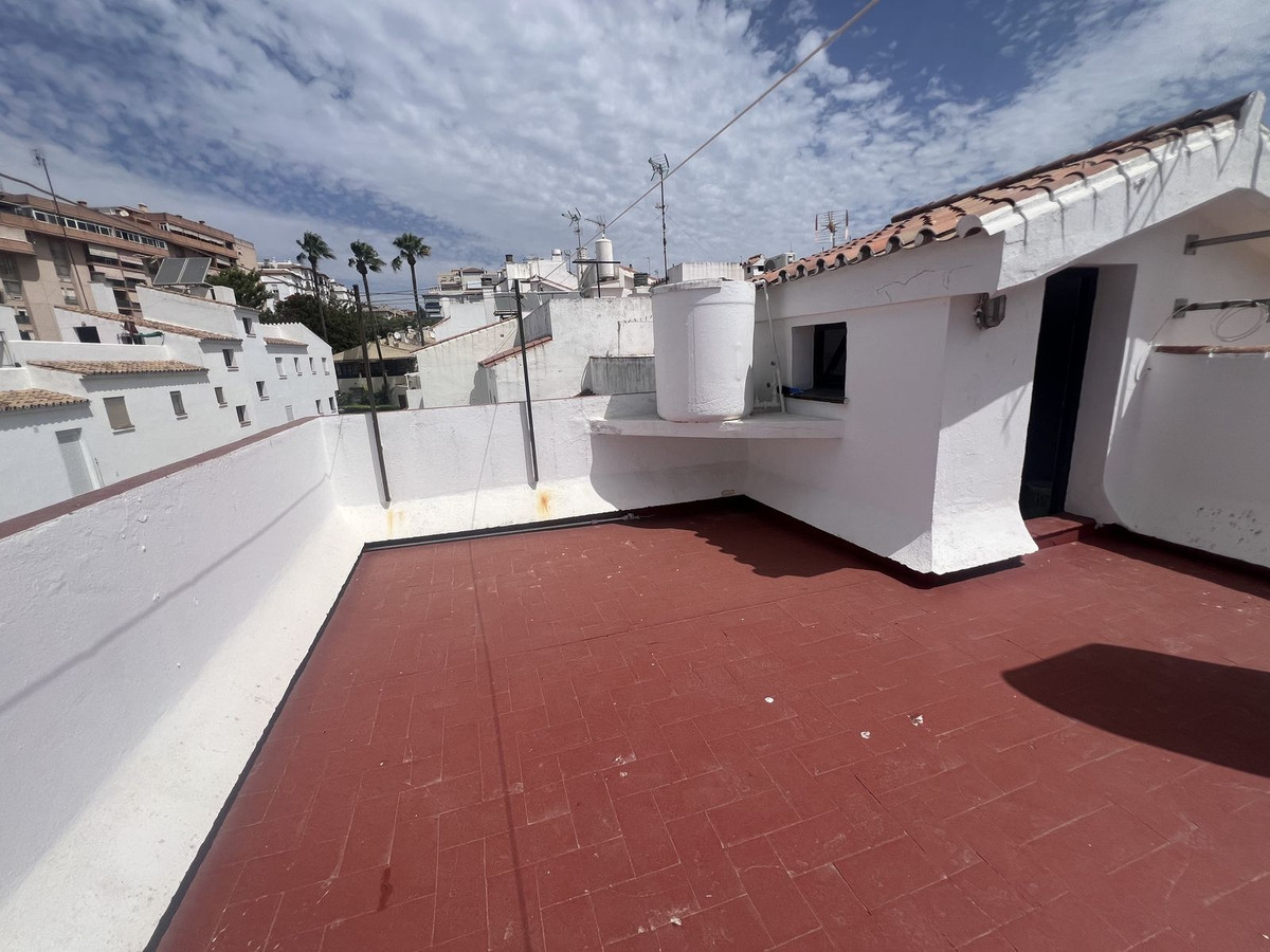 4 Bed Townhouse for sale in Estepona Costa Del Sol, Málaga, Spain