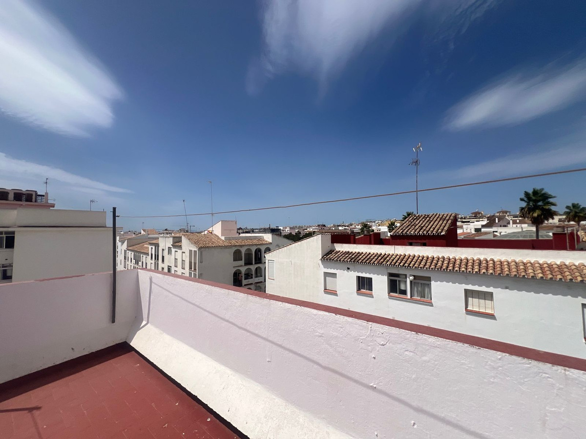 4 Bed Townhouse for sale in Estepona Costa Del Sol, Málaga, Spain