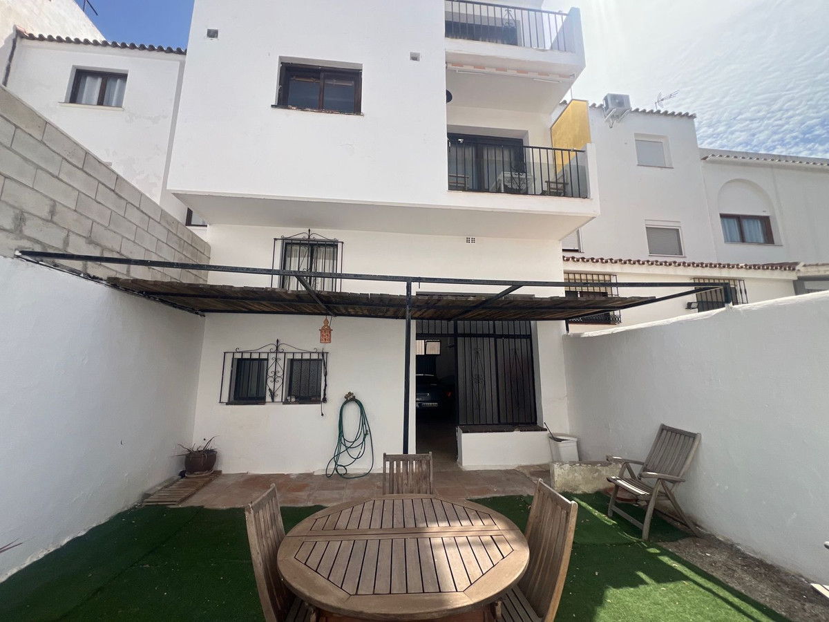 4 Bed Townhouse for sale in Estepona Costa Del Sol, Málaga, Spain
