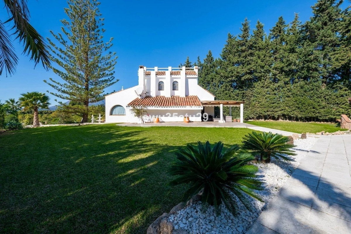 7 Bed Plots for sale in Estepona Costa Del Sol, Málaga, Spain