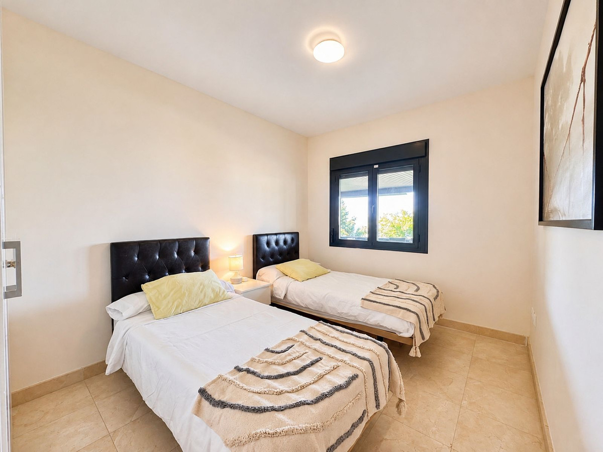 Se vende Apartamento Planta Media de 2 dormitorios en Costa Del Sol, Málaga, España