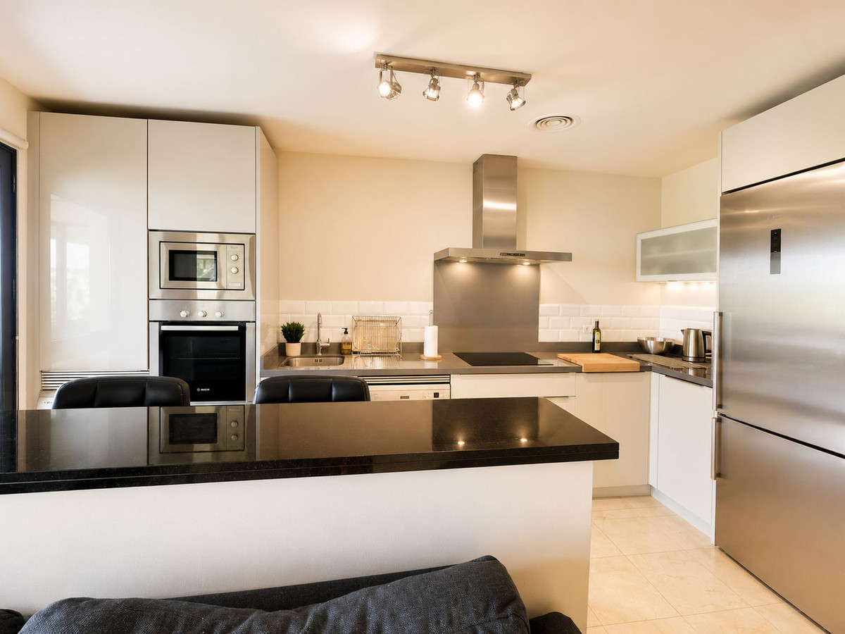 Se vende Apartamento Planta Media de 2 dormitorios en Costa Del Sol, Málaga, España