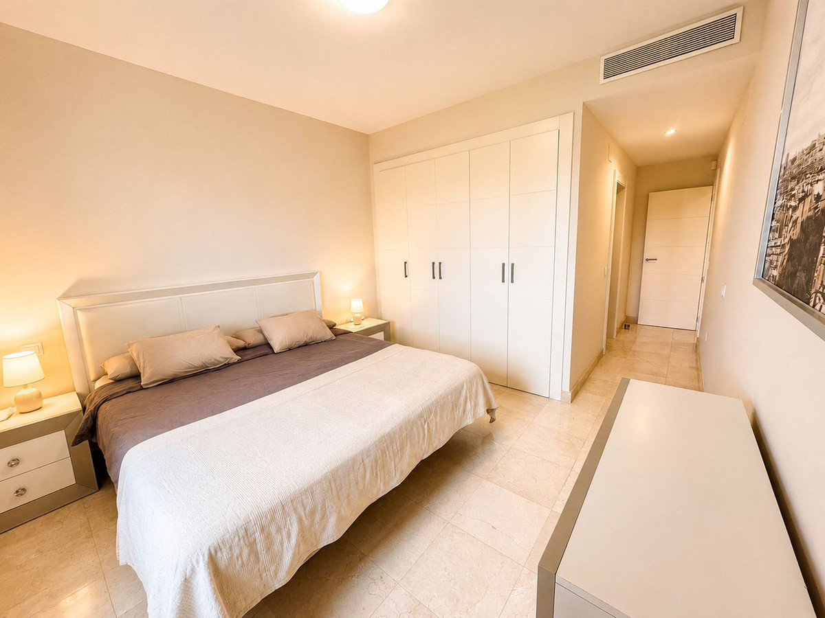 Se vende Apartamento Planta Media de 2 dormitorios en Costa Del Sol, Málaga, España