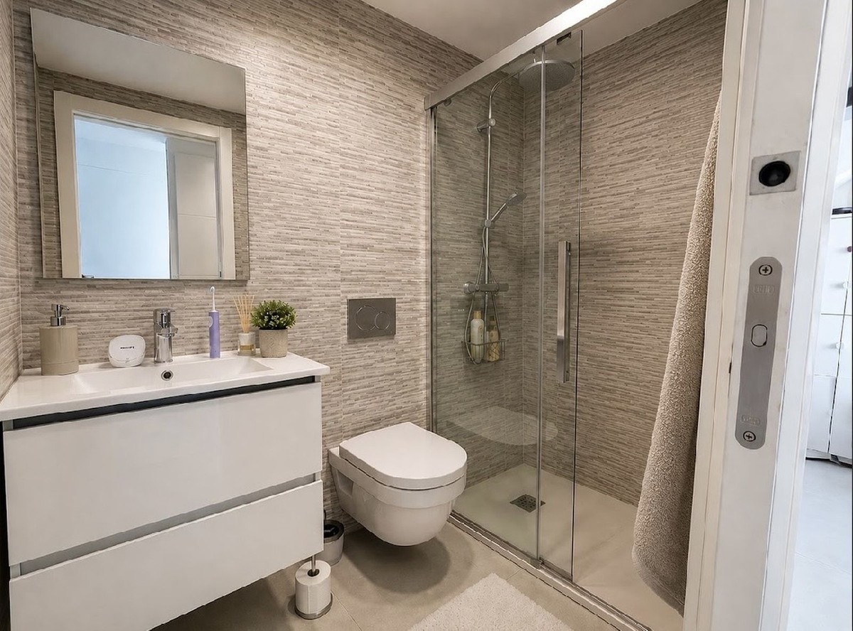 2 Bed Apartment for sale in Benalmadena Costa Del Sol, Málaga, Spain