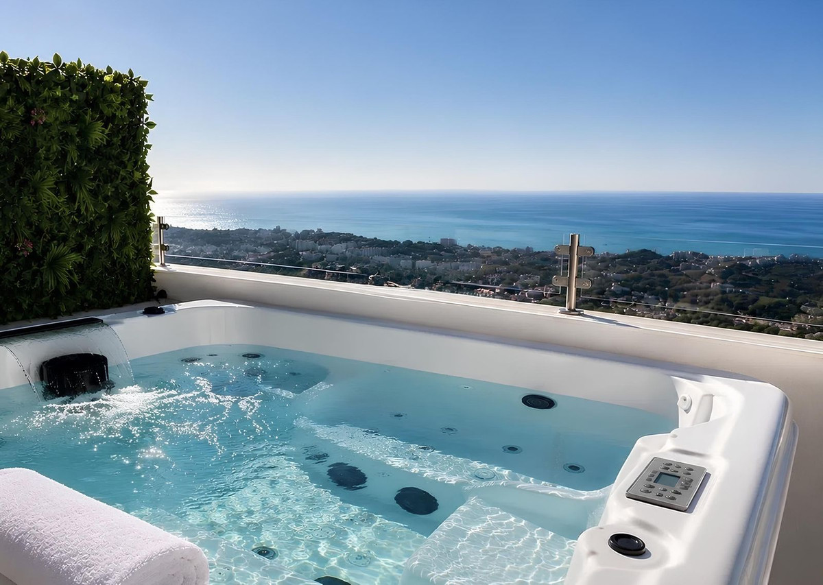 2 Bed Apartment for sale in Benalmadena Costa Del Sol, Málaga, Spain