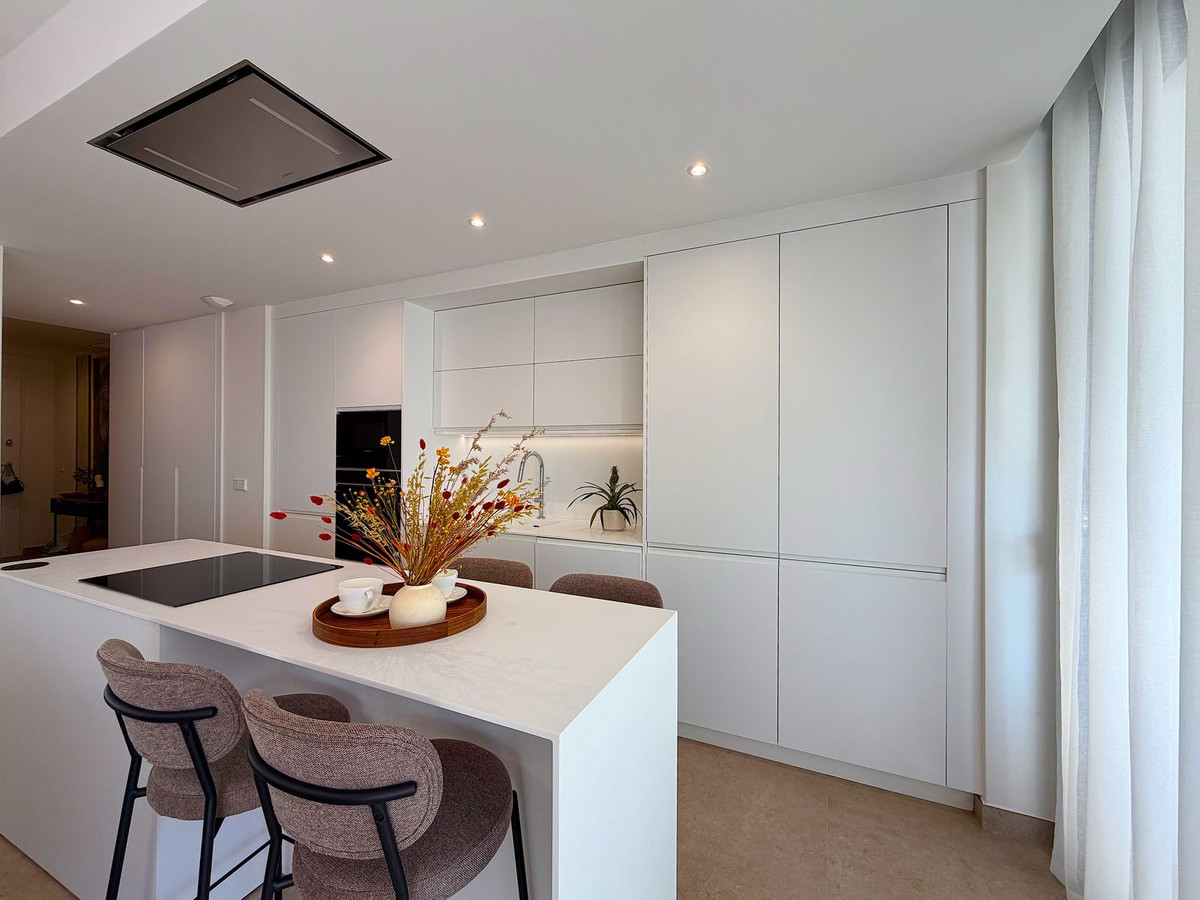 Se vende Apartamento Planta Media de 2 dormitorios en Costa Del Sol, Málaga, España