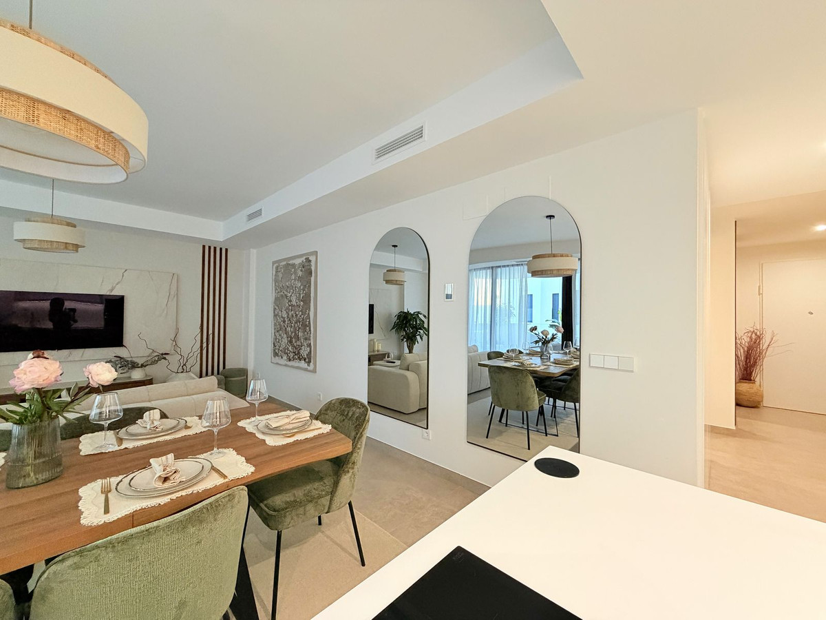 Se vende Apartamento Planta Media de 2 dormitorios en Costa Del Sol, Málaga, España