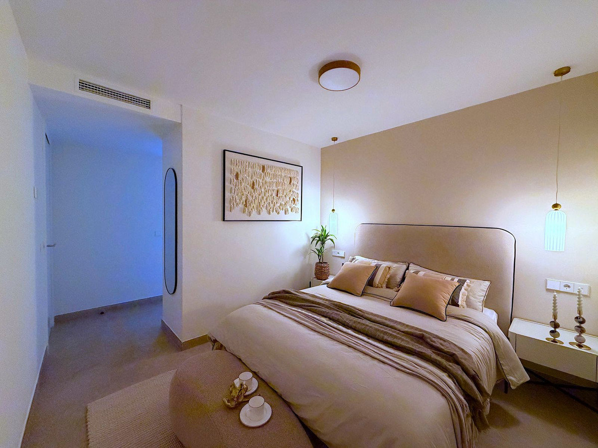 Se vende Apartamento Planta Media de 2 dormitorios en Costa Del Sol, Málaga, España